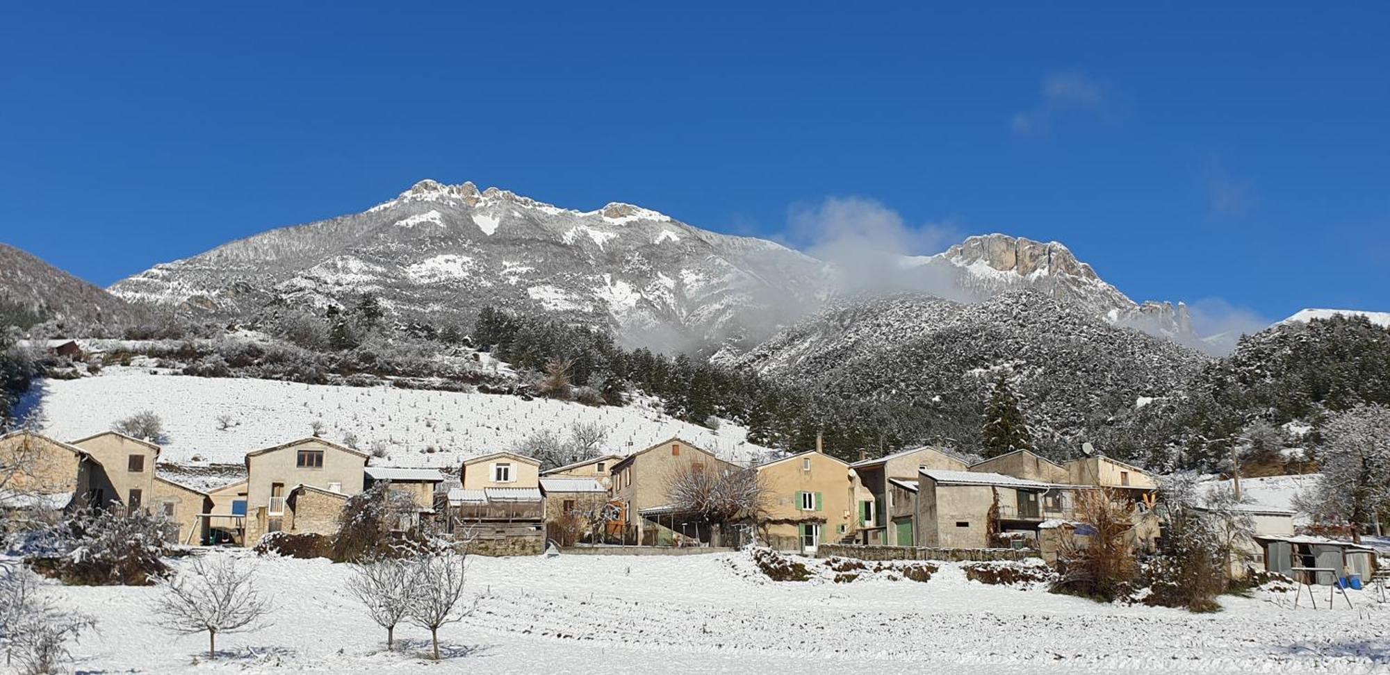 Maison De Village Aux Portes Du Vercors Chamaloc 外观 照片